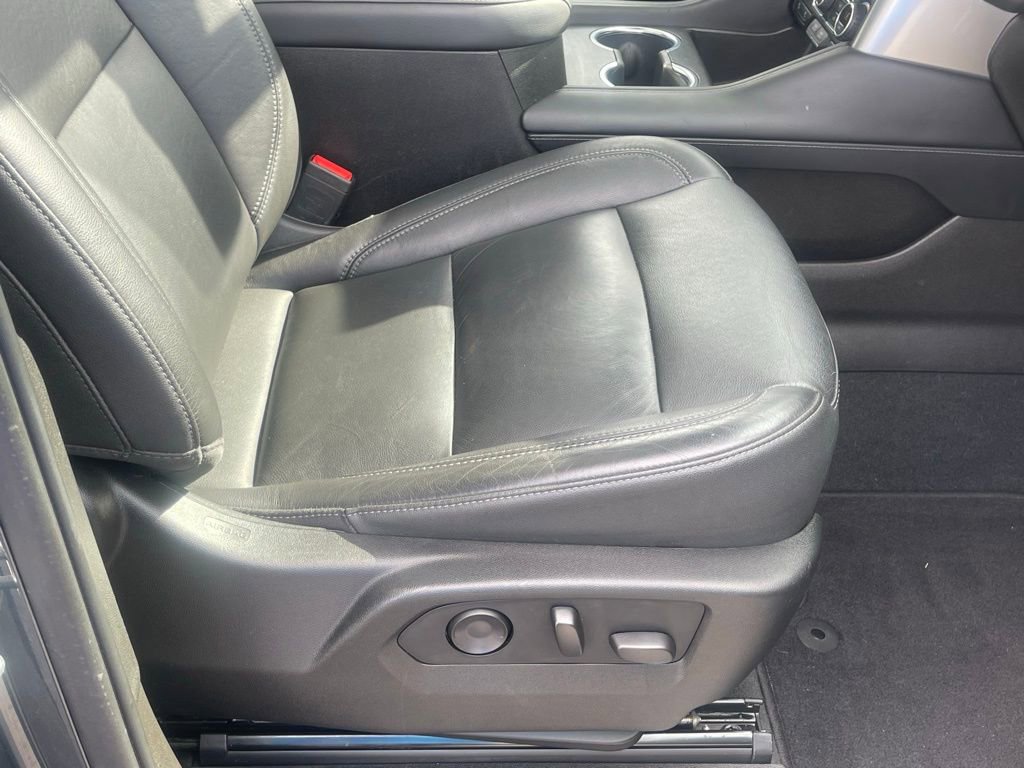 Used 2021 Chevrolet Suburban Z71 w/ Rear Media and Nav Package image 19