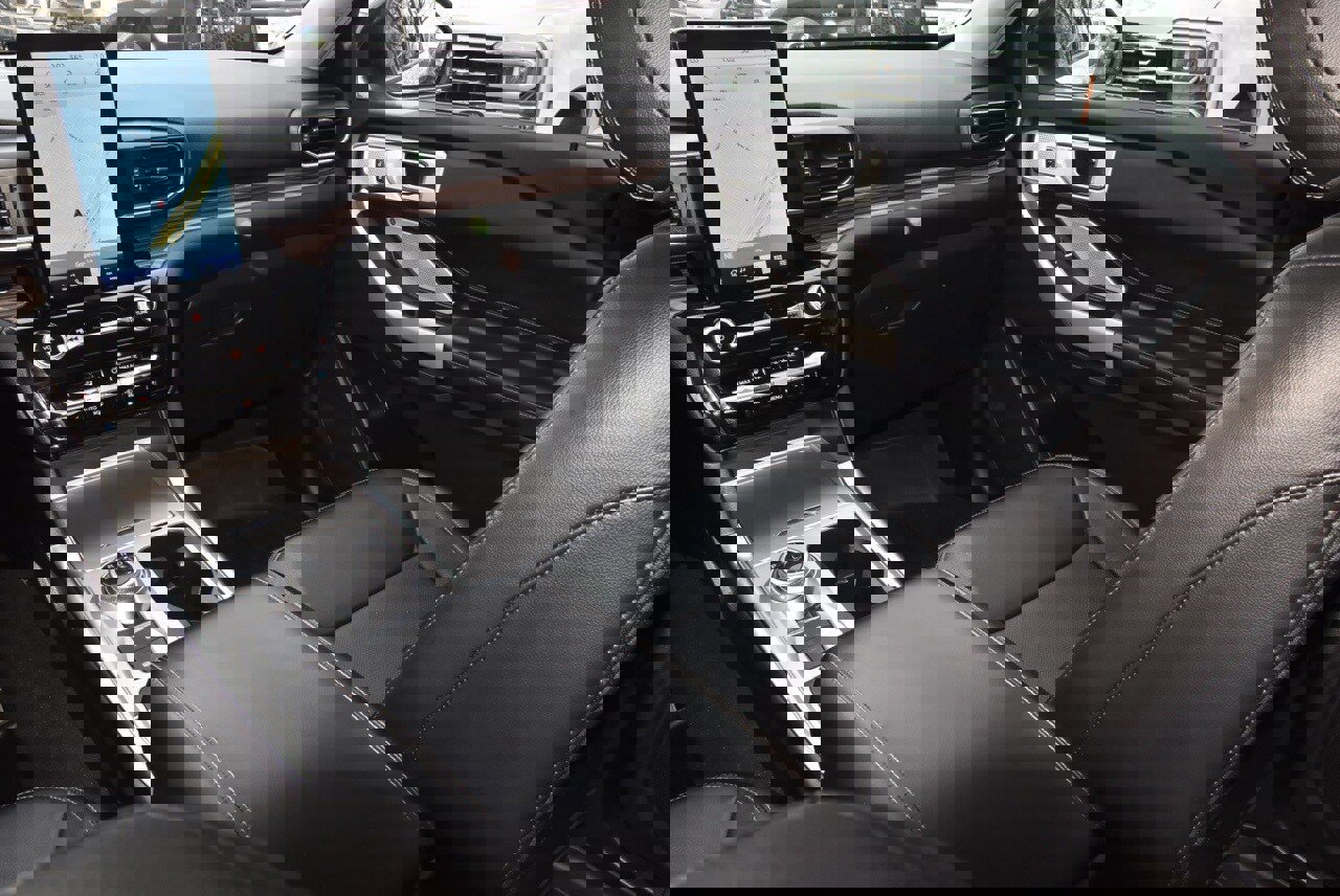 Certified 2023 Ford Explorer Limited w/ Limited Technology Package image 19