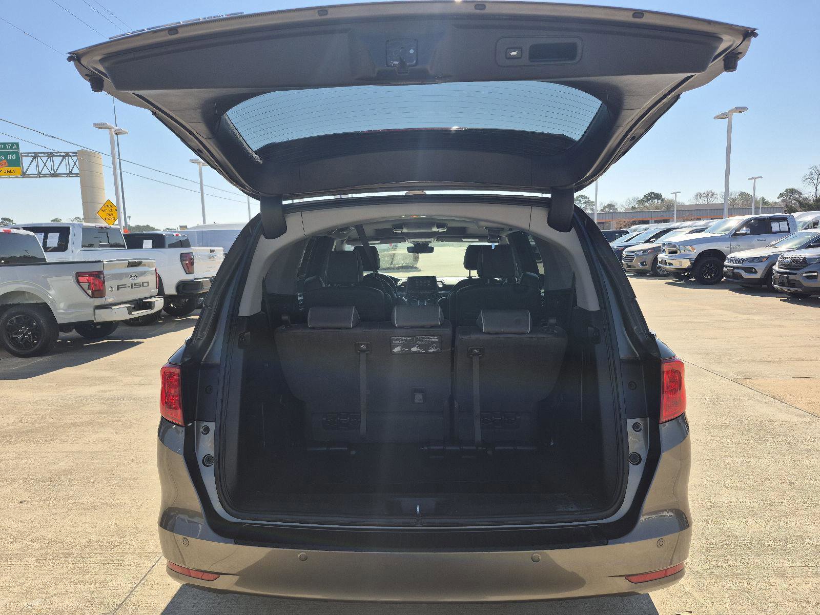 Used 2023 Honda Odyssey Elite image 8