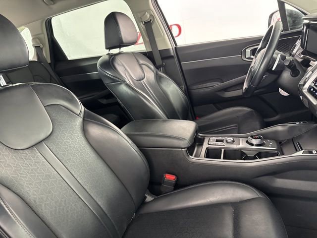 Used 2021 Kia Sorento S image 16