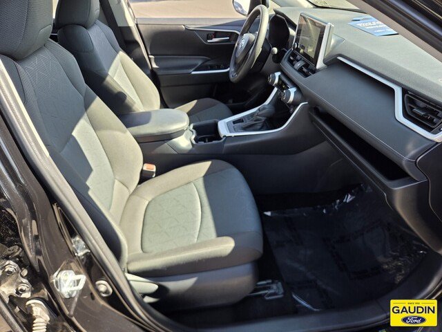 Used 2025 Toyota RAV4 XLE AWD/4WD image 16