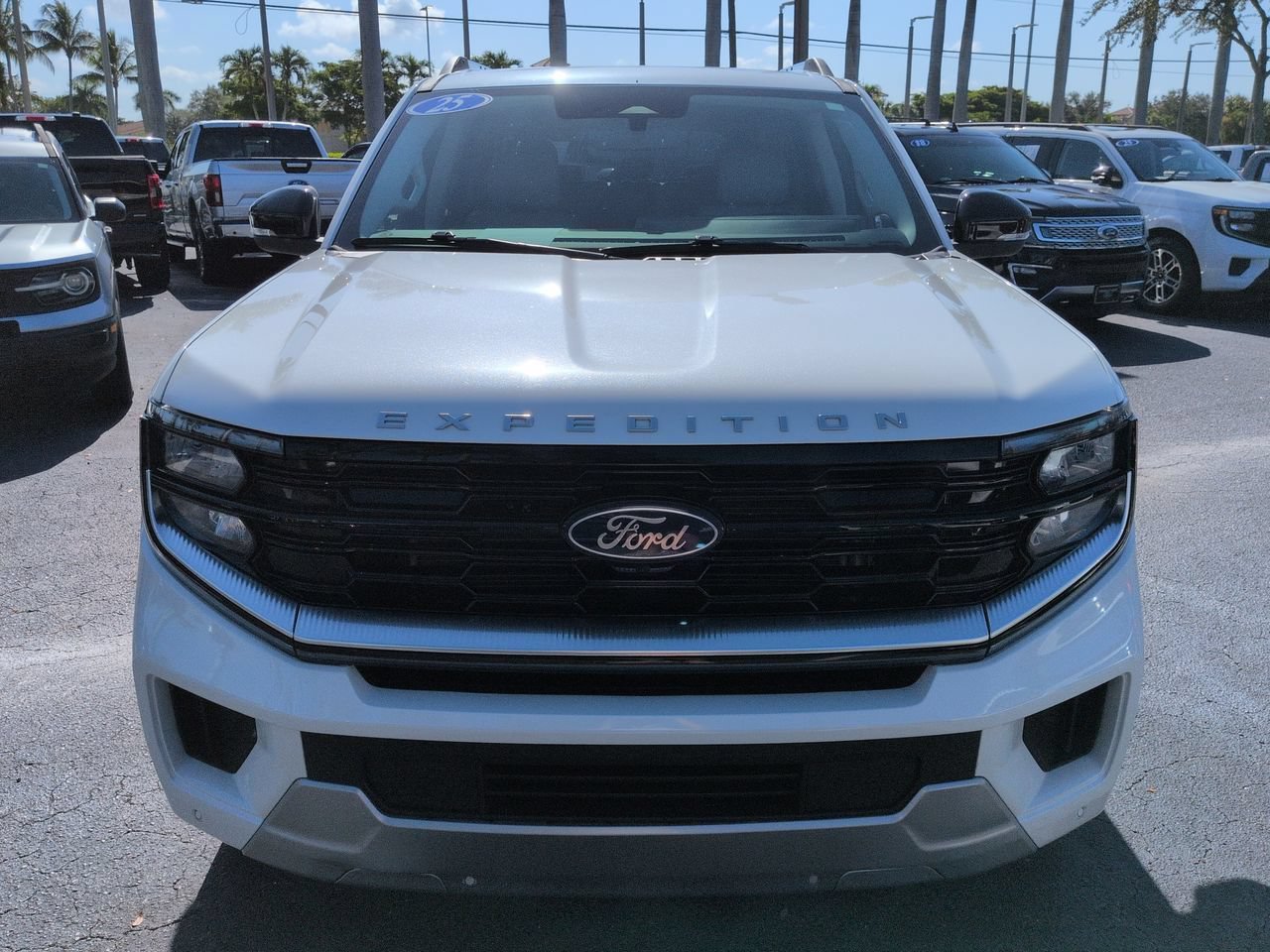 Certified 2025 Ford Expedition Max Platinum w/ Driver's Package AWD/4WD image 9
