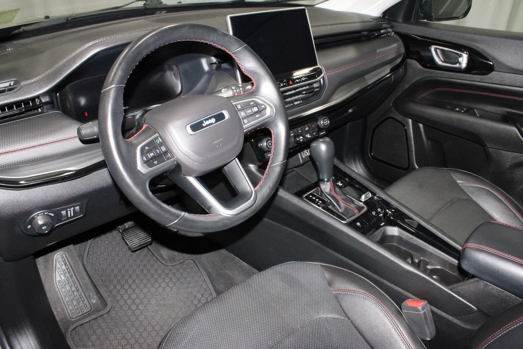 Used 2022 Jeep Compass Trailhawk w/ Trailhawk Elite Group AWD/4WD image 25