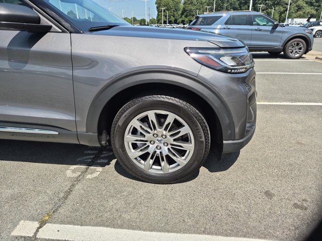 Certified 2025 Ford Explorer Active w/ Active Comfort Package AWD/4WD image 11