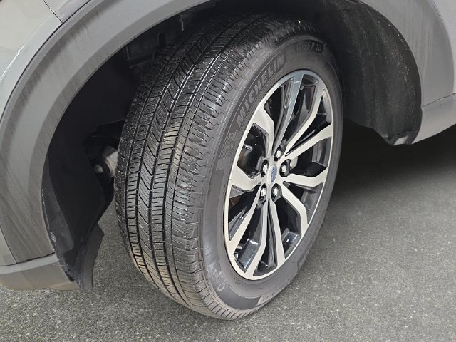 Certified 2025 Ford Explorer ST-Line AWD/4WD image 29