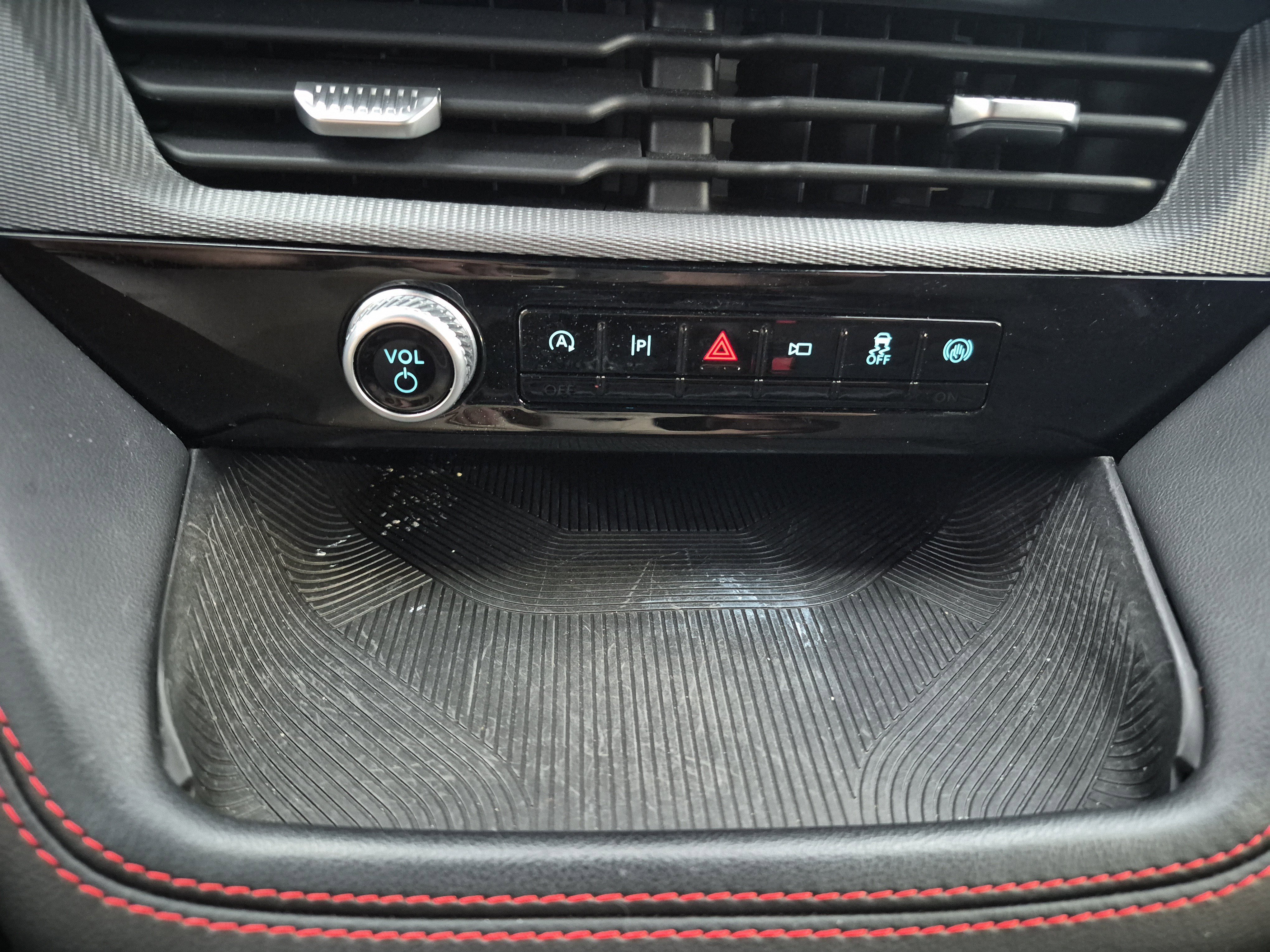 Certified 2025 Ford Explorer ST-Line image 33