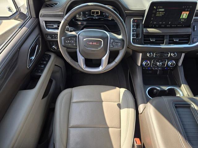 Used 2022 GMC Yukon XL SLT w/ SLT Luxury Package AWD/4WD image 15