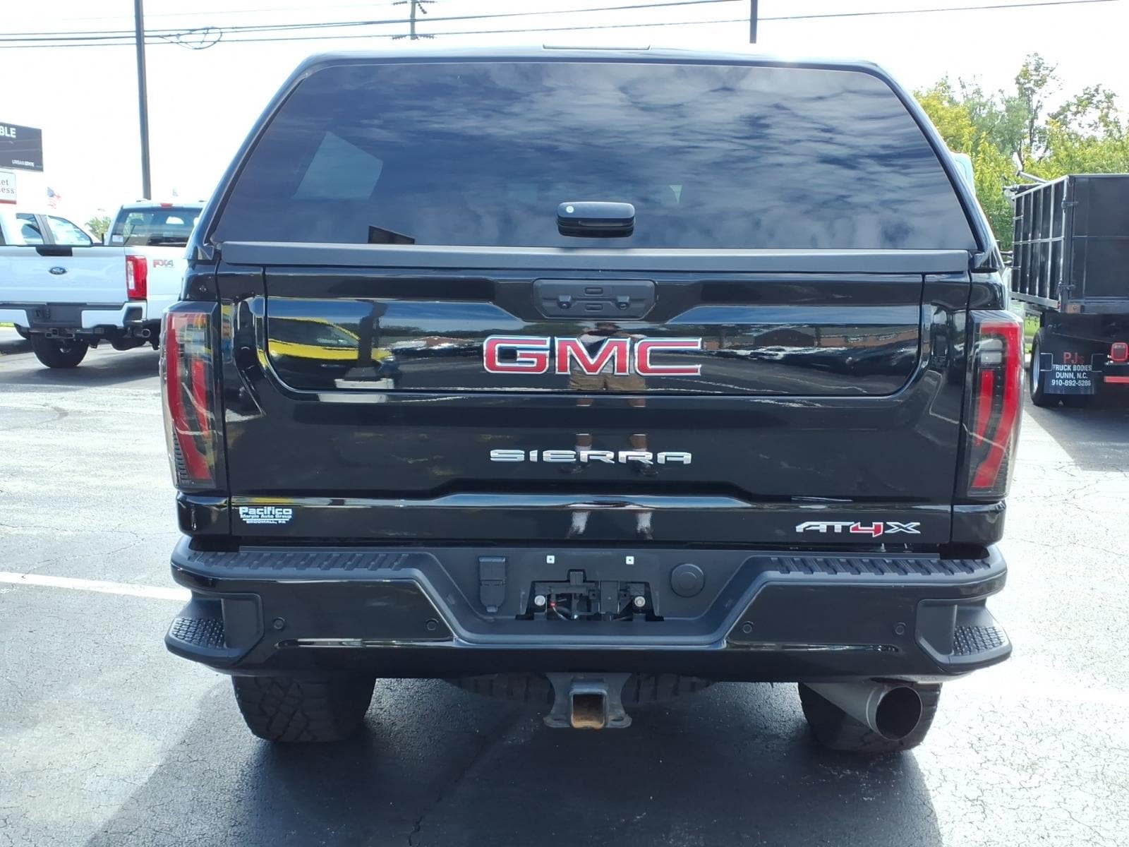 Used 2024 GMC Sierra 2500 AT4X AWD/4WD image 4