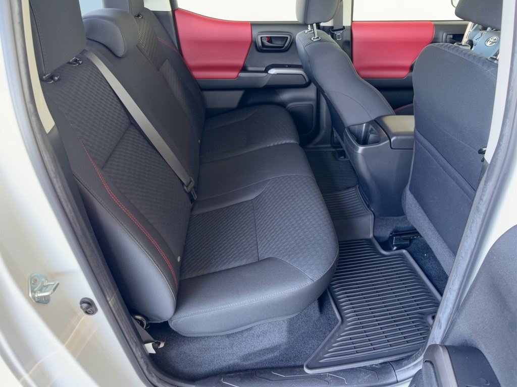 Used 2022 Toyota Tacoma SR5 AWD/4WD image 29