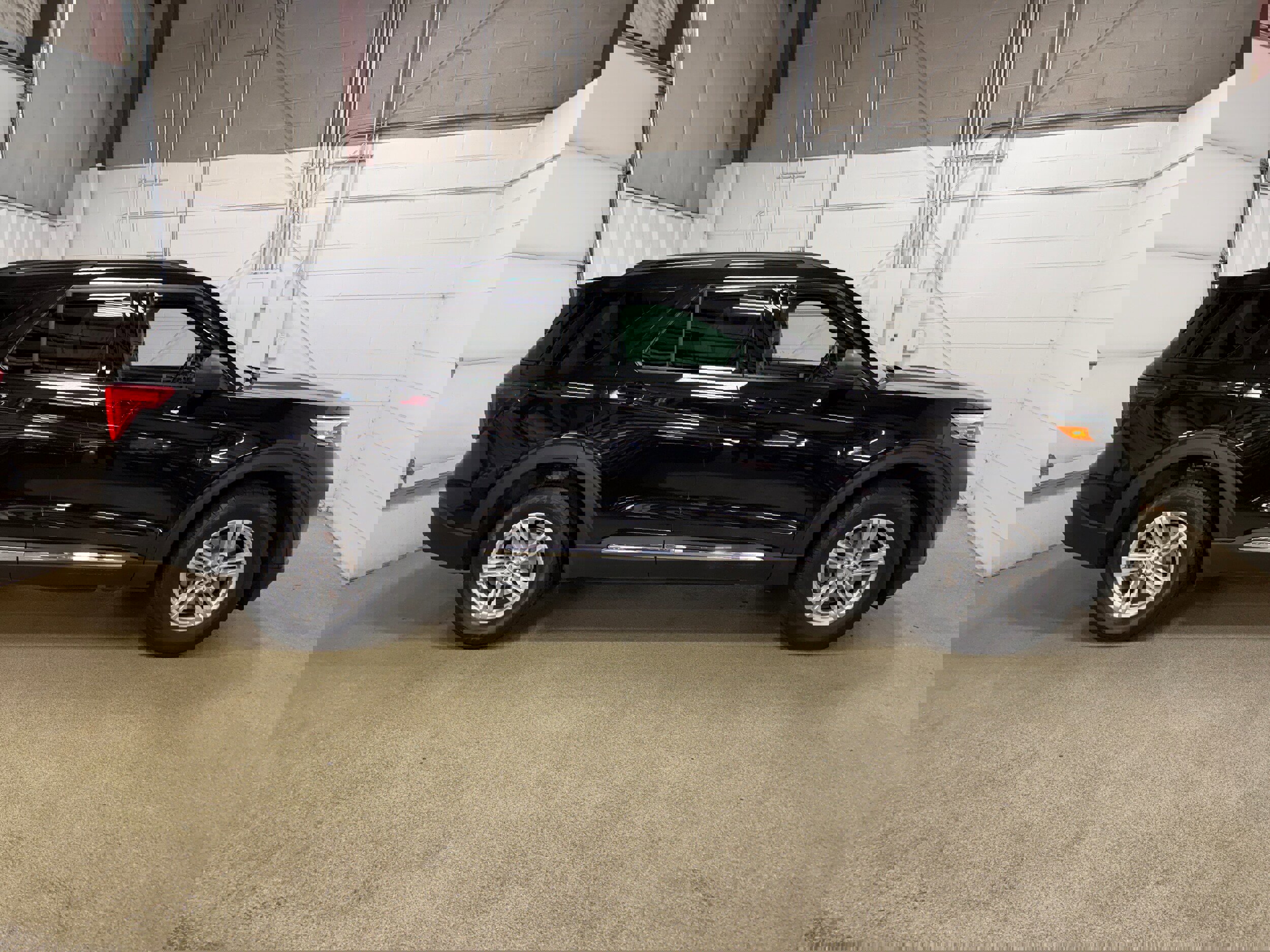 Certified 2020 Ford Explorer XLT w/ Equipment Group 202A image 2