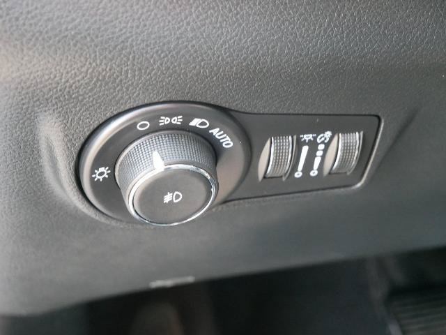 Used 2025 Jeep Compass Limited AWD/4WD image 19