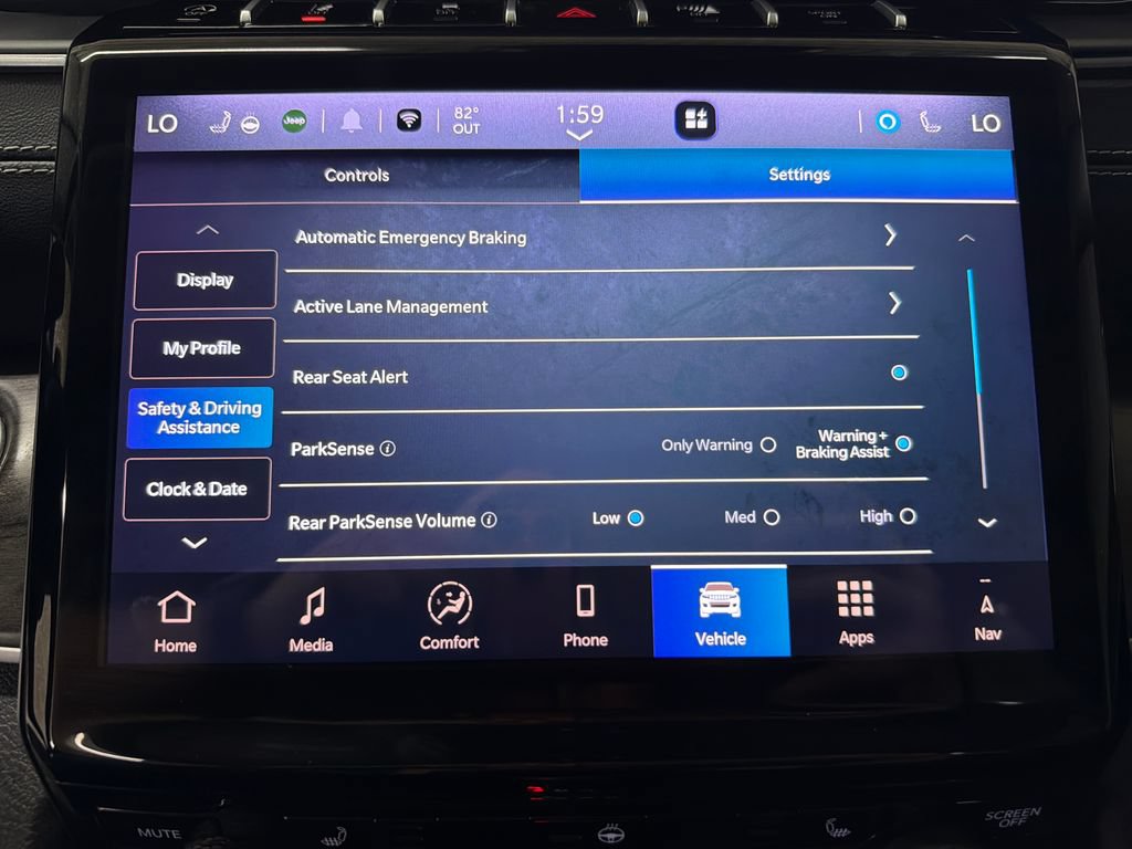 Used 2023 Jeep Grand Cherokee L Limited RWD image 28
