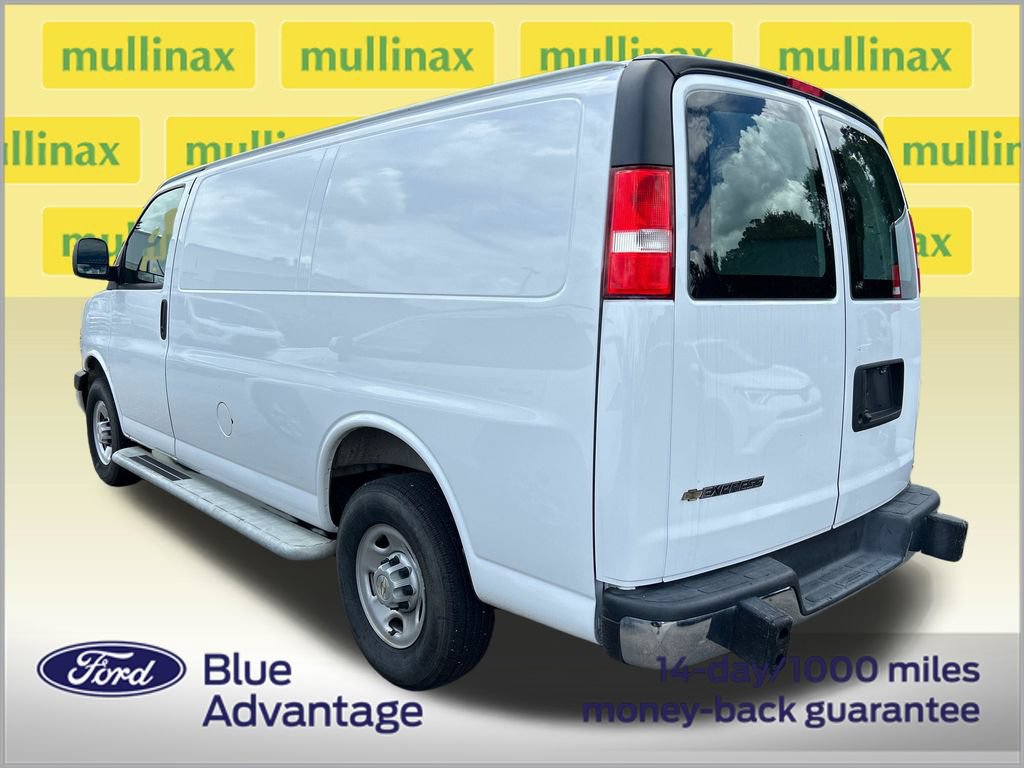 Used 2025 Chevrolet Express 2500 w/ Driver Convenience Package RWD image 3