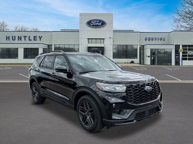 Certified 2025 Ford Explorer ST-Line w/ Premium Package AWD/4WD image 3