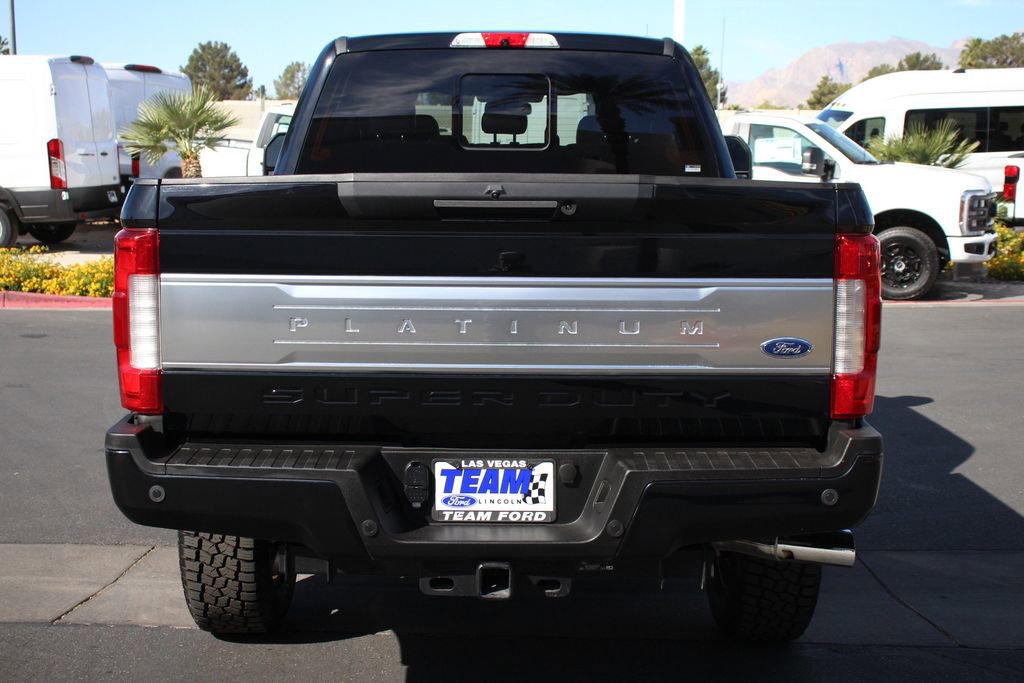 Certified 2018 Ford F250 Platinum w/ Platinum Ultimate Package AWD/4WD image 5