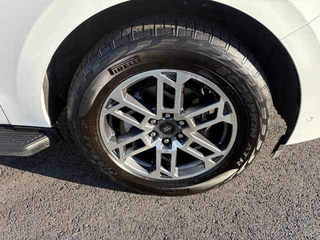 Certified 2025 Ford Expedition Active AWD/4WD image 9