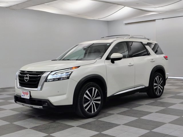 Used 2023 Nissan Pathfinder Platinum AWD/4WD image 7