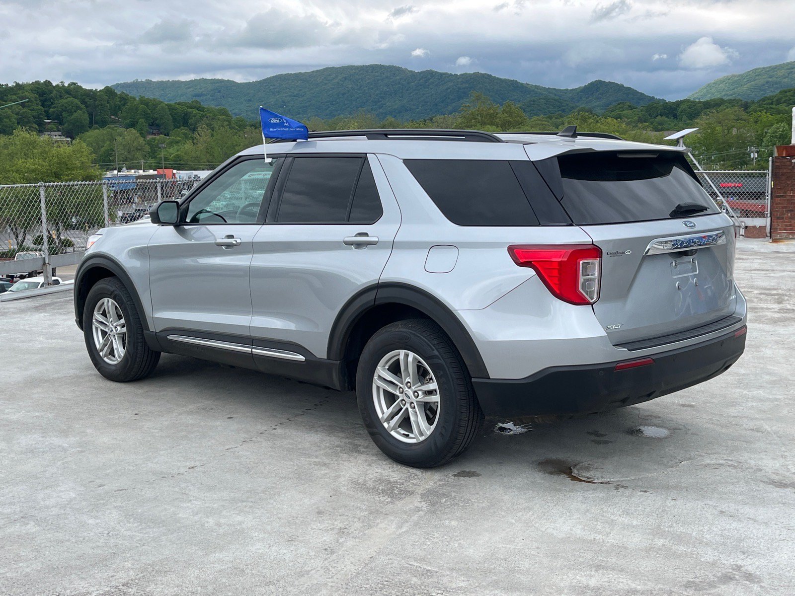 Certified 2023 Ford Explorer XLT AWD/4WD image 4