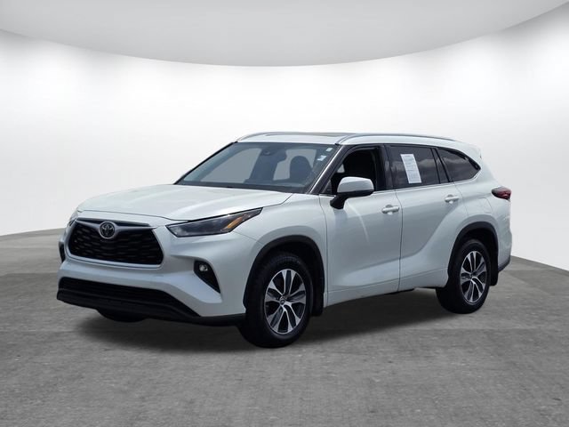 Used 2021 Toyota Highlander XLE FWD image 7