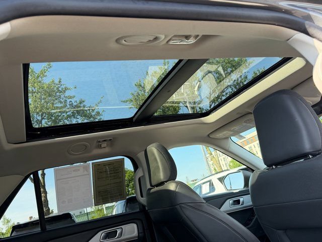 Certified 2025 Ford Explorer Active w/ Active Comfort Package AWD/4WD image 11