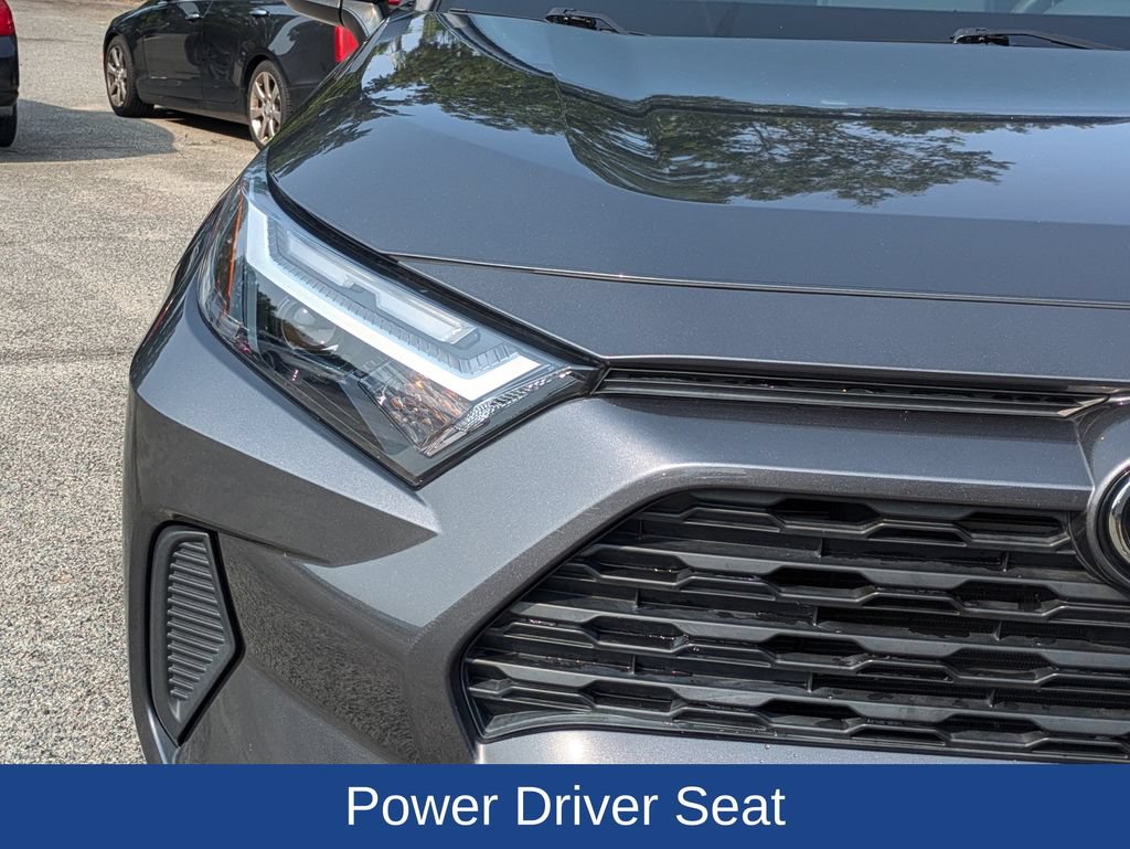 Used 2022 Toyota RAV4 XLE w/ Convenience Package FWD image 11