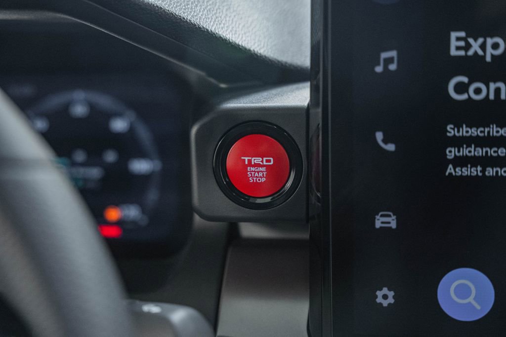 Used 2025 Toyota Tacoma TRD Sport AWD/4WD image 31
