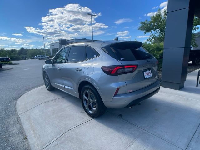 Certified 2023 Ford Escape ST-Line w/ Tech Pack #1 AWD/4WD image 6