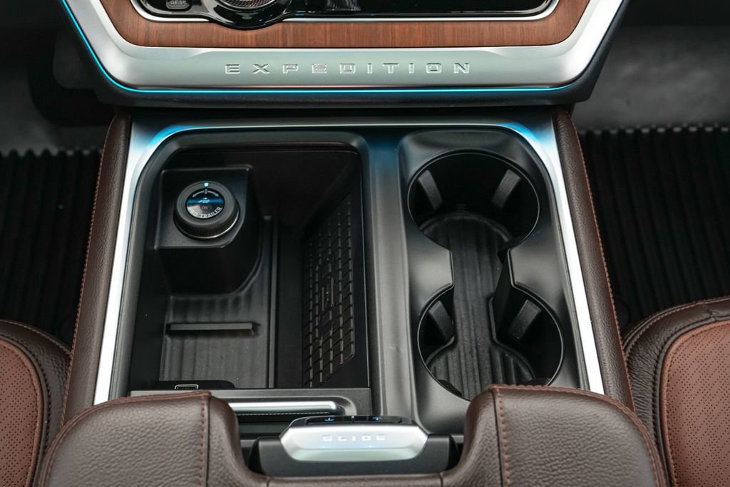 Certified 2025 Ford Expedition King Ranch AWD/4WD image 19