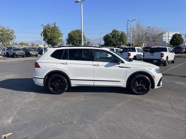 Used 2023 Volkswagen Tiguan SE R-Line image 2