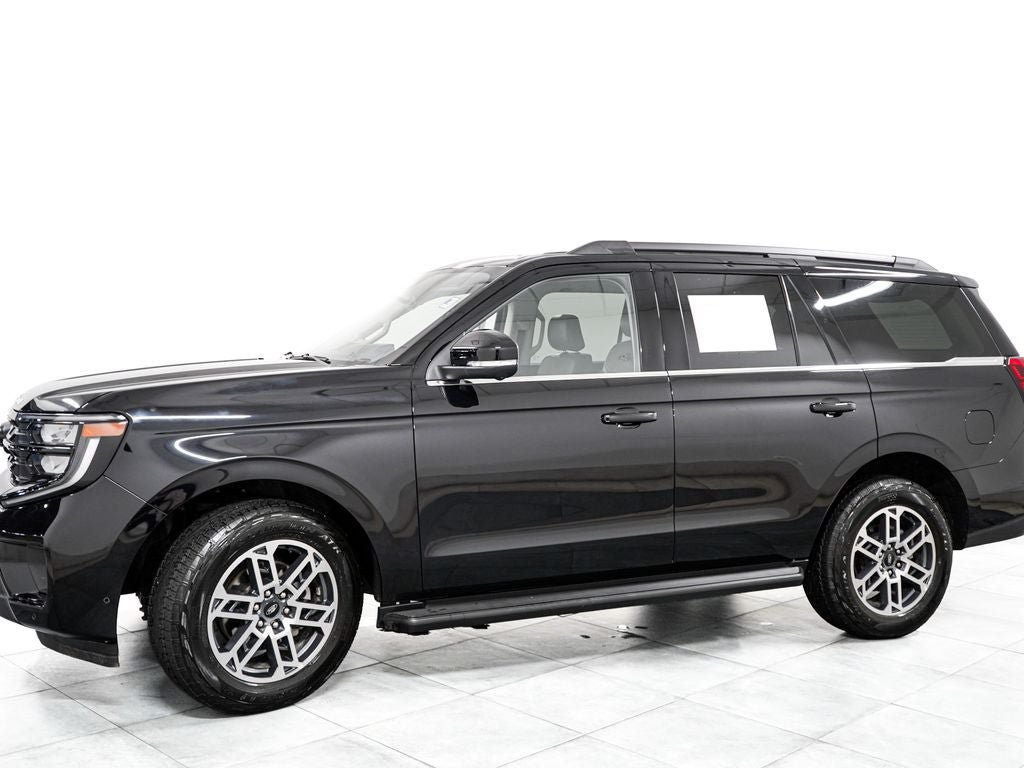 Certified 2025 Ford Expedition Active AWD/4WD image 4