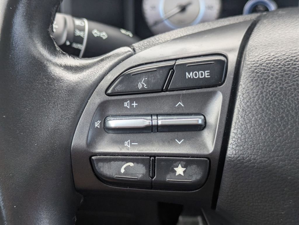 Used 2022 Hyundai Kona Limited w/ Cargo Package FWD image 26