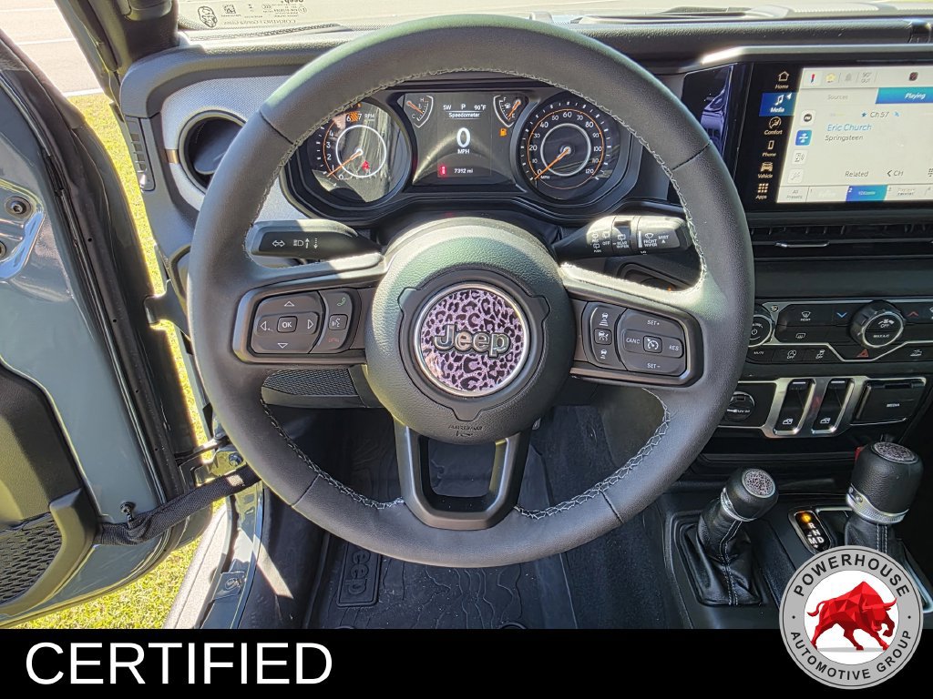 Used 2025 Jeep Wrangler Sport AWD/4WD image 17