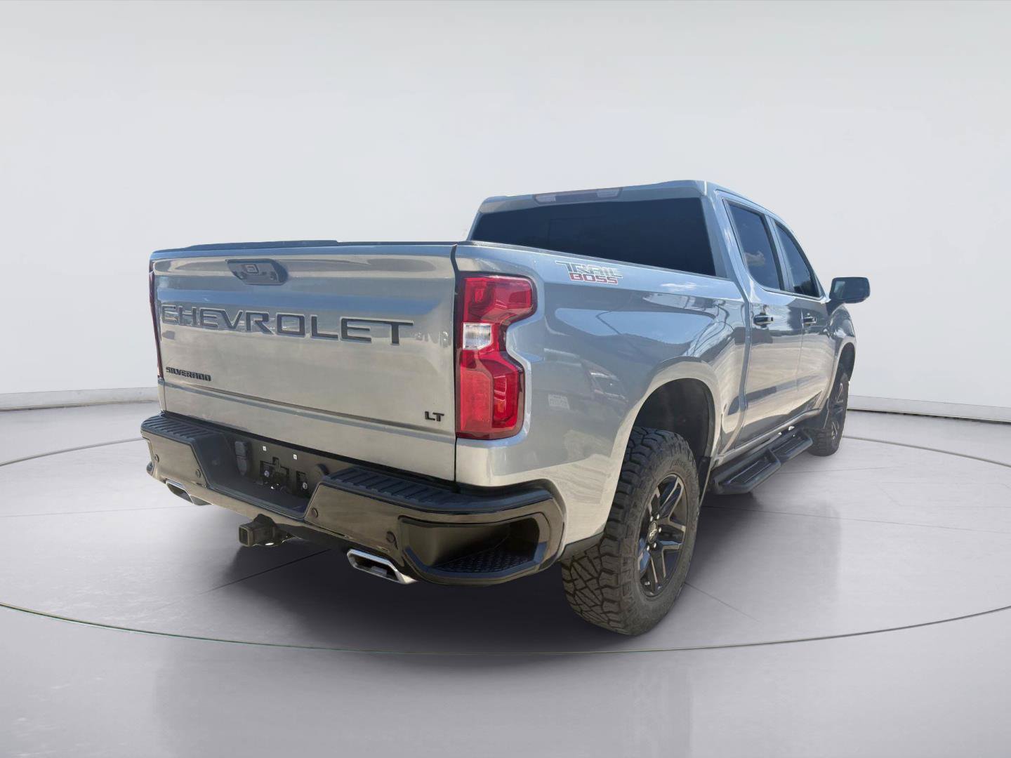 Used 2023 Chevrolet Silverado 1500 LT Trail Boss w/ LT Trail Boss Premium Package AWD/4WD image 3