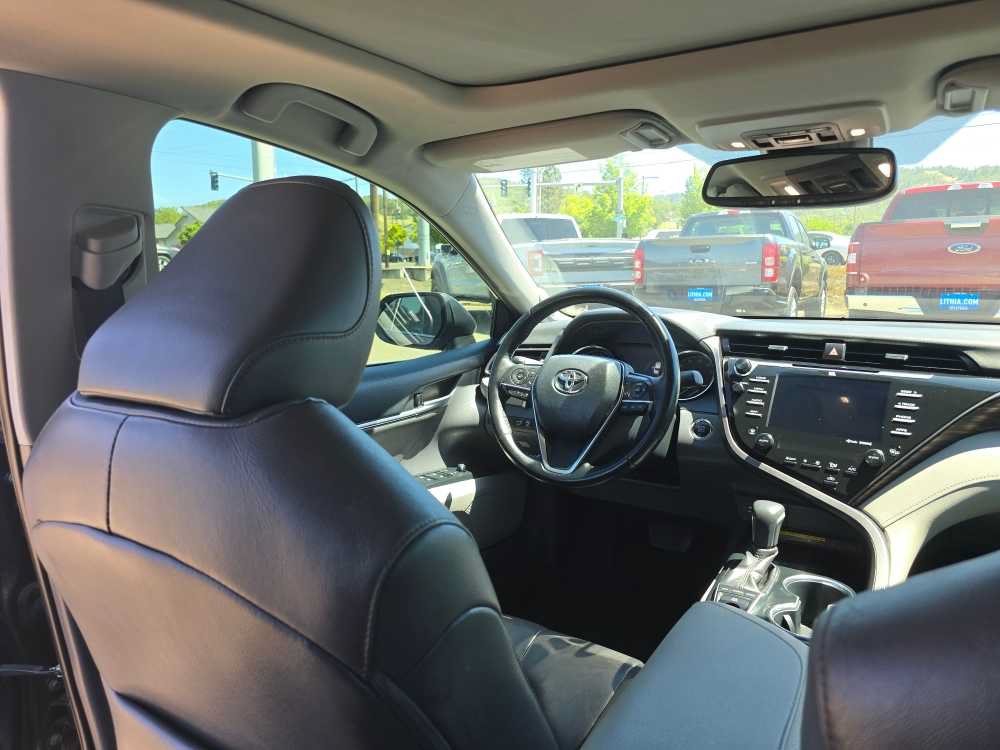 Used 2019 Toyota Camry XLE FWD image 10