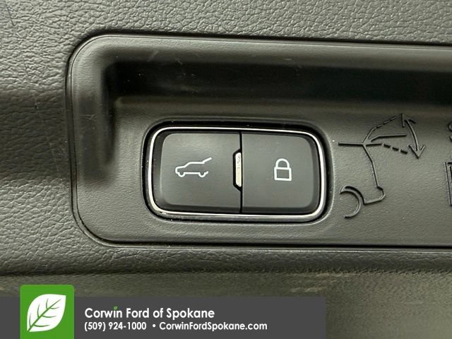 Certified 2025 Ford Explorer ST-Line AWD/4WD image 19