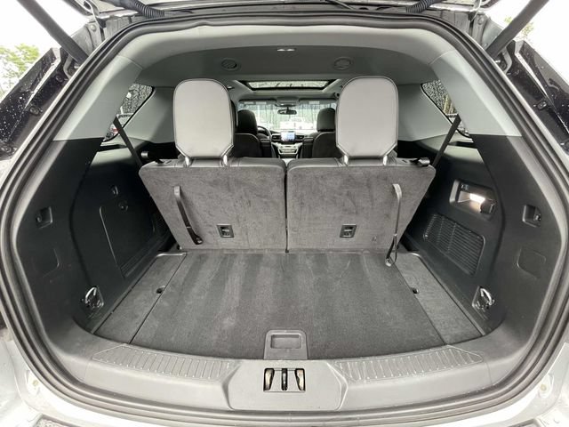 Certified 2023 Ford Explorer XLT w/ Equipment Group 202A RWD image 8