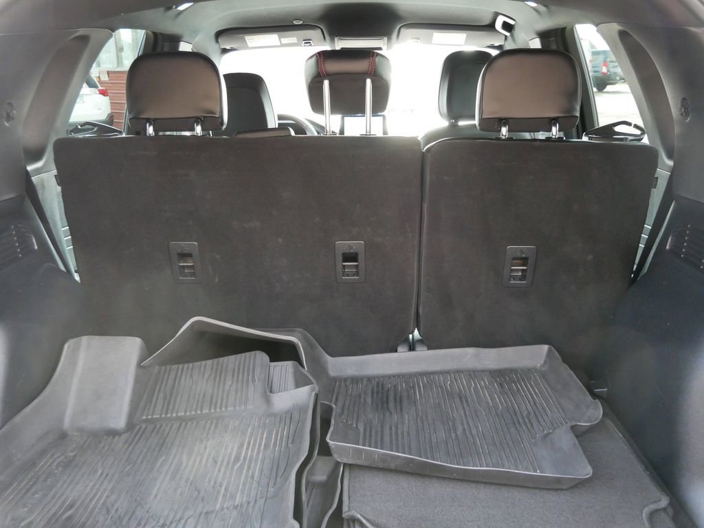 Certified 2025 Ford Escape ST-Line AWD/4WD image 10
