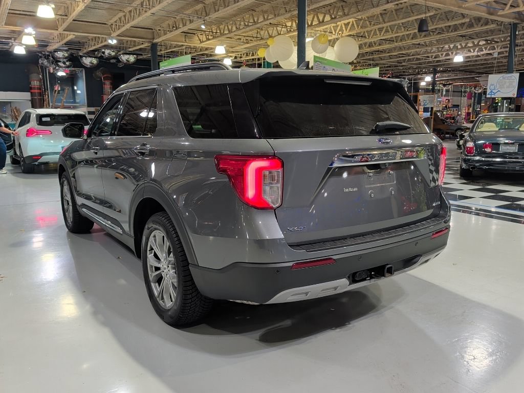 Certified 2023 Ford Explorer XLT w/ Equipment Group 202A AWD/4WD image 9