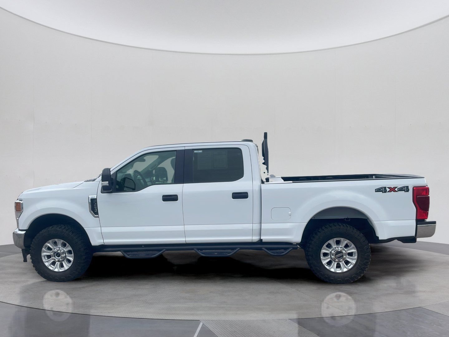 Certified 2022 Ford F250 XLT AWD/4WD image 10