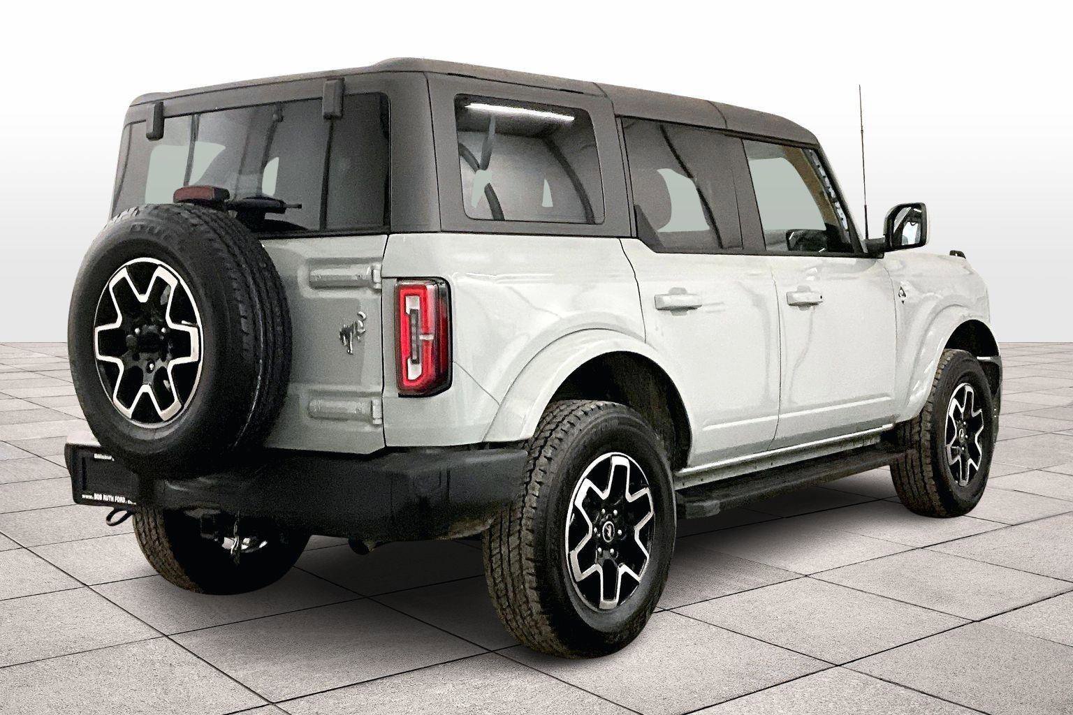 Certified 2023 Ford Bronco Outer Banks image 3