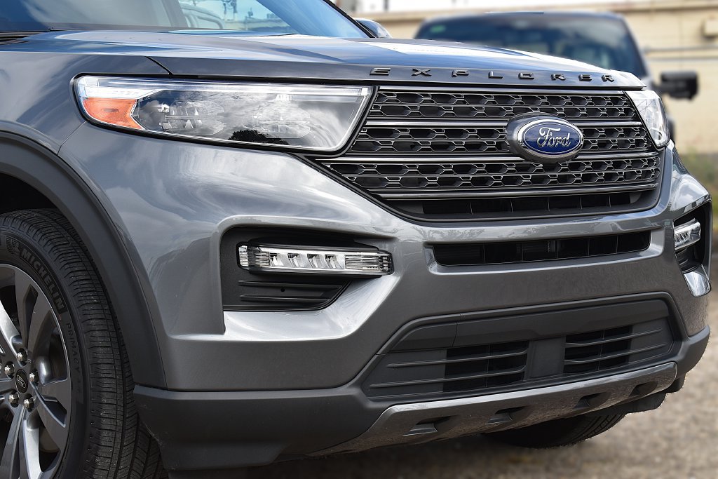 Certified 2024 Ford Explorer XLT w/ Equipment Group 202A AWD/4WD image 5