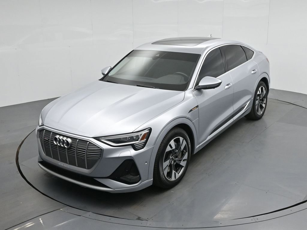 Used 2022 Audi e-tron Premium Plus image 39