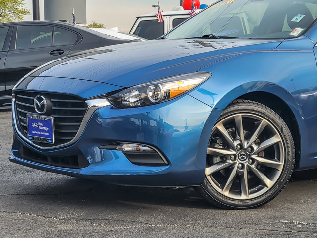 Used 2018 MAZDA MAZDA3 Touring FWD image 2
