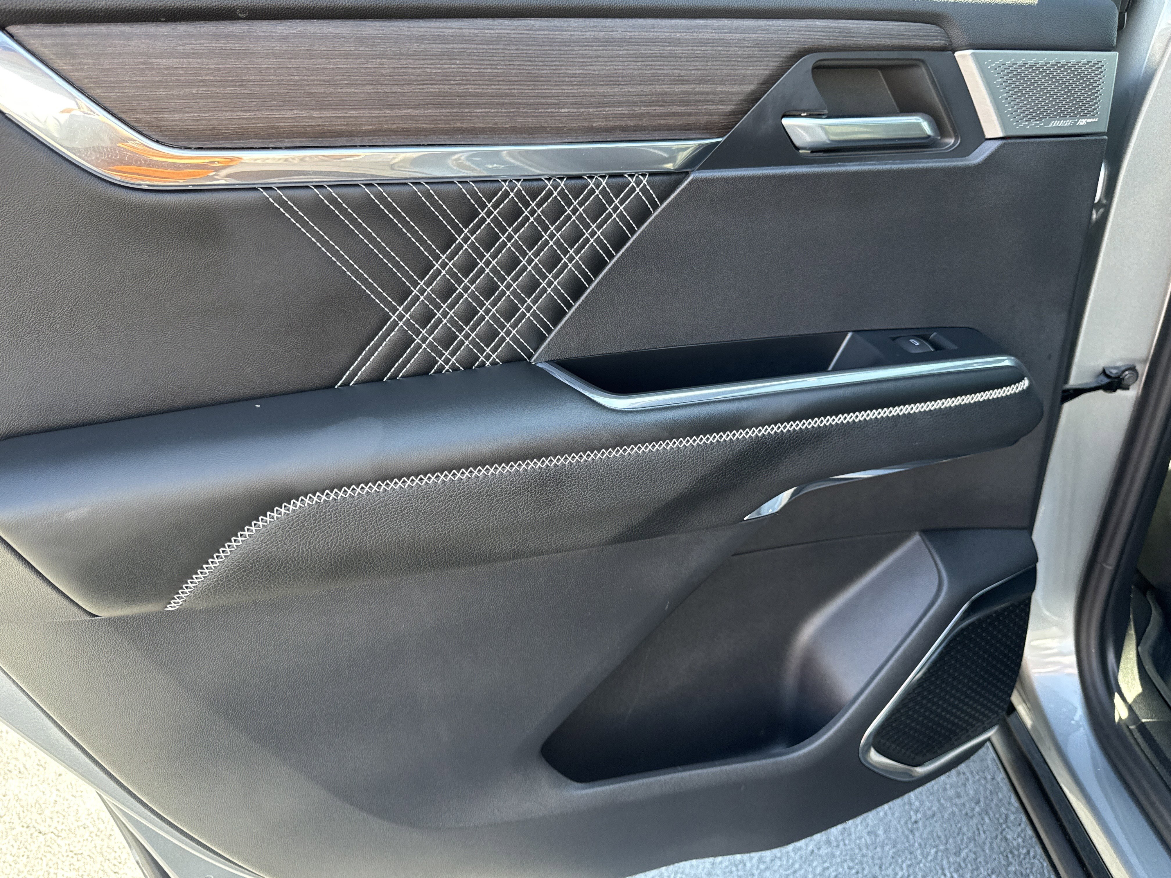 Used 2024 GMC Acadia Denali w/ Super Cruise Package image 26