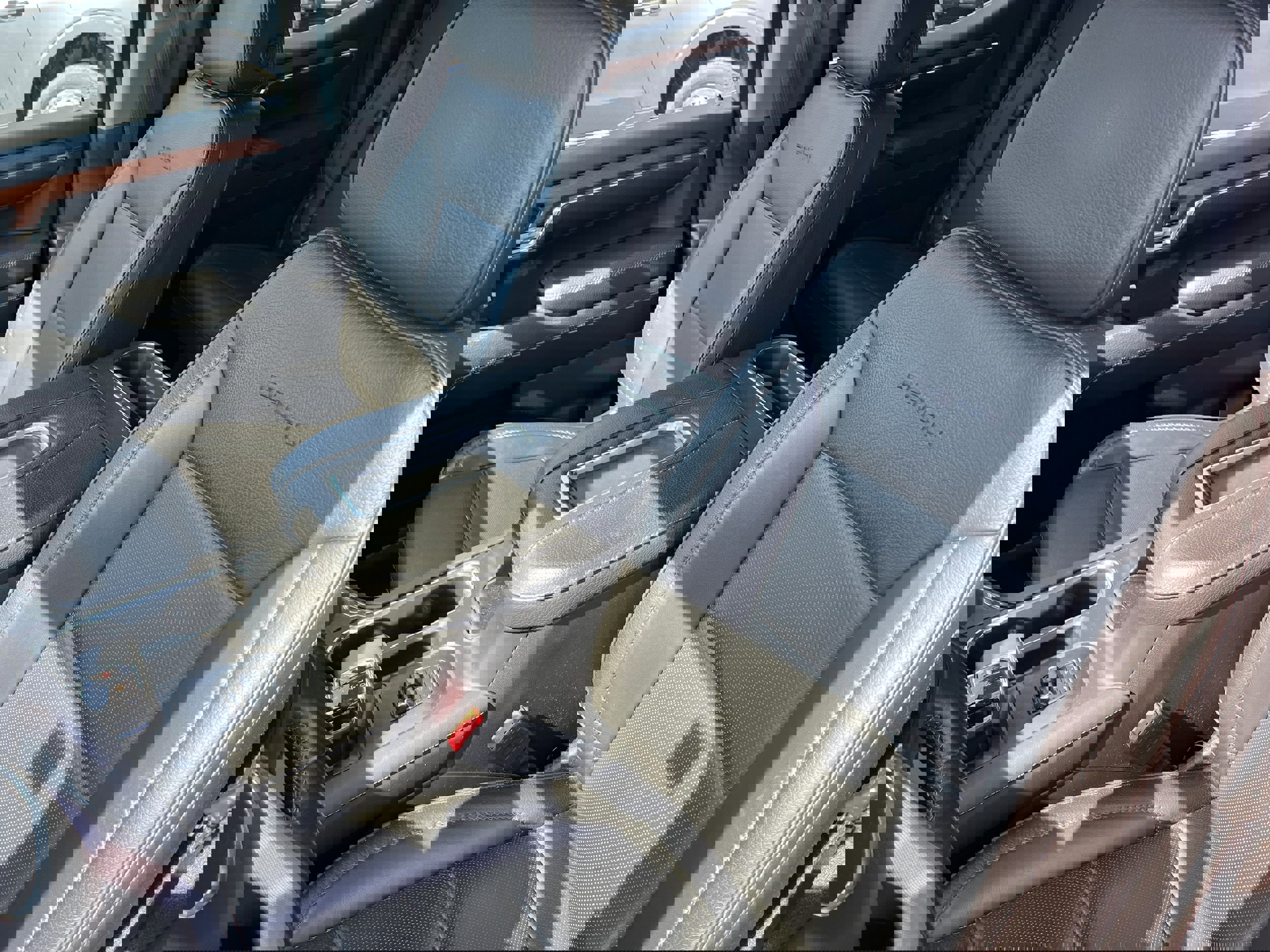 Used 2022 GMC Sierra 1500 Denali AWD/4WD image 11