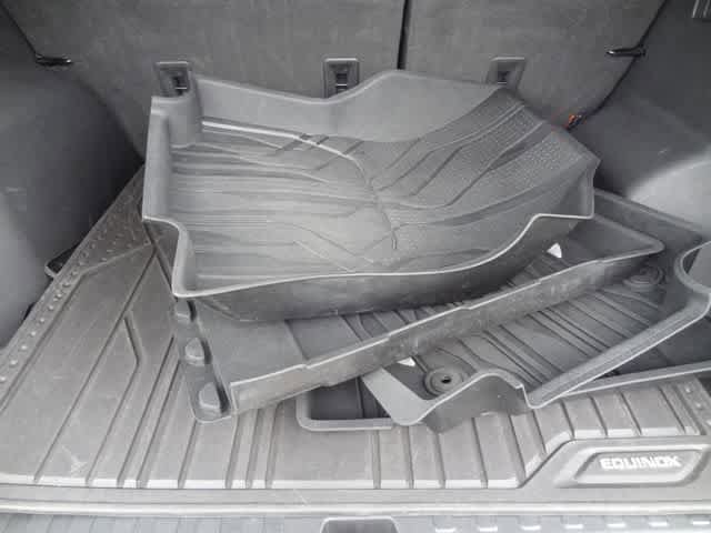 Used 2020 Chevrolet Equinox LT w/ Driver Convenience Package FWD image 9