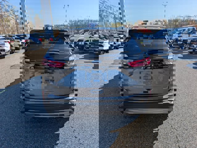 Certified 2024 Ford Edge SEL w/ Convenience Package image 4