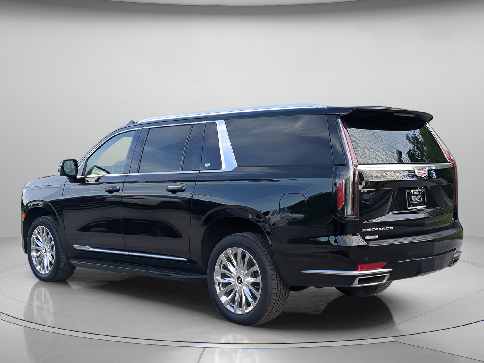 Used 2021 Cadillac Escalade ESV Premium Luxury AWD/4WD image 16