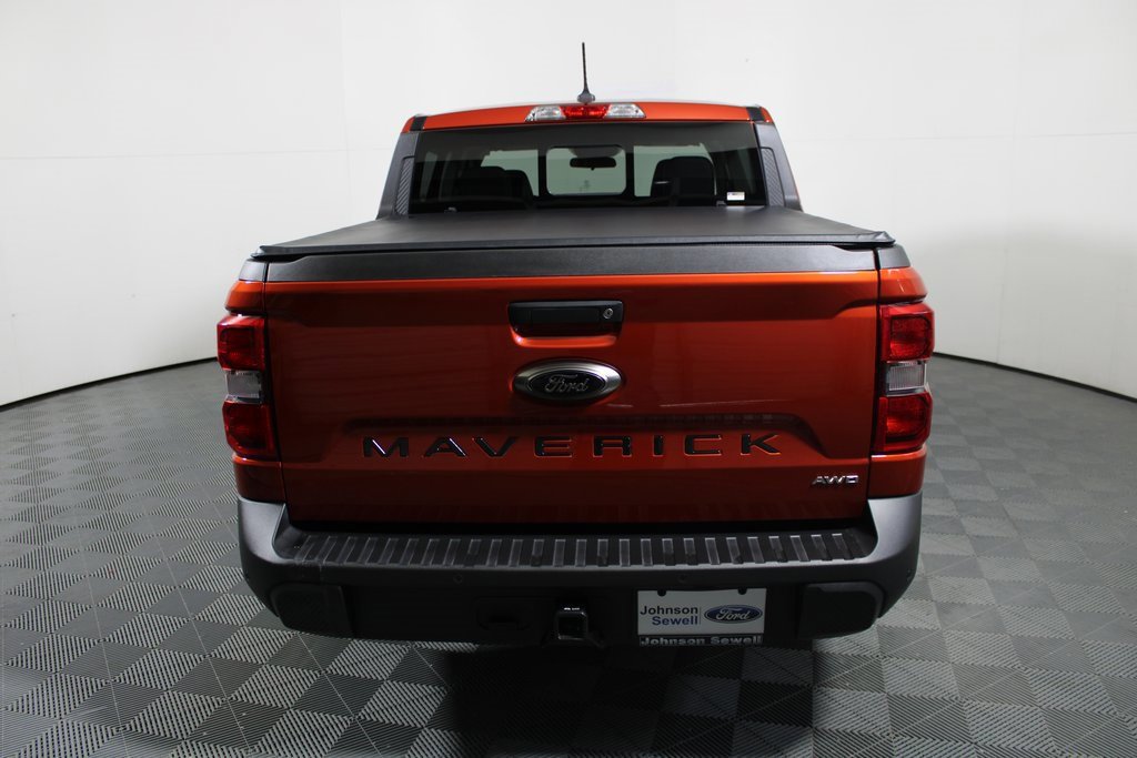 Certified 2024 Ford Maverick Lariat w/ Black Appearance Package image 3