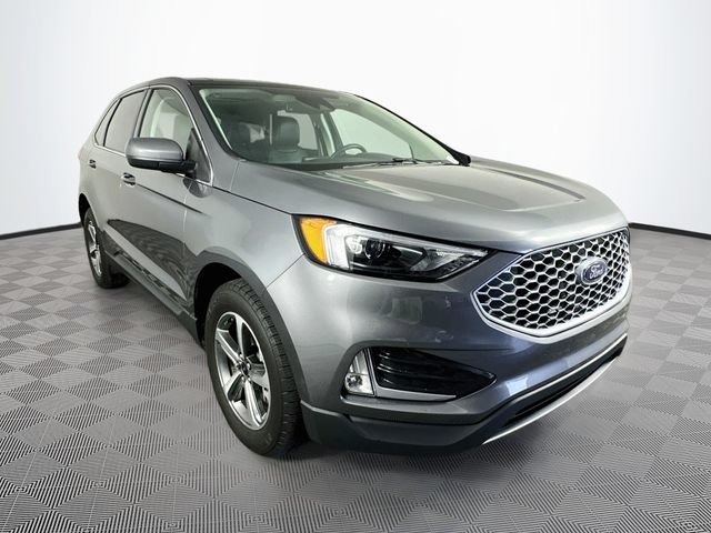 Certified 2024 Ford Edge SEL w/ Convenience Package AWD/4WD image 4